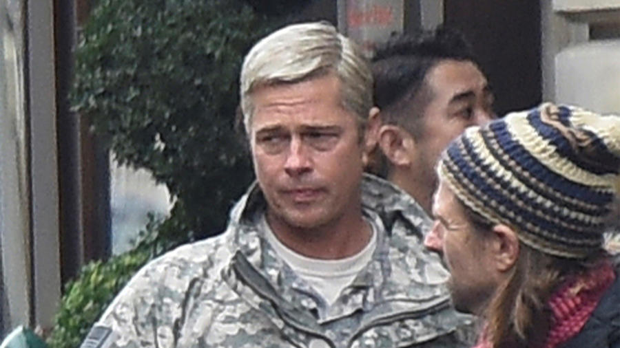 Brad Pitt irreconocible en el set de la película “War Machine” en París 