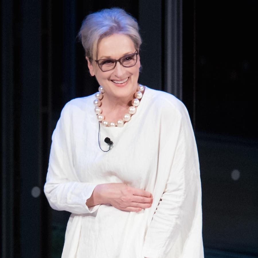 Meryl Streep vestida de blanco