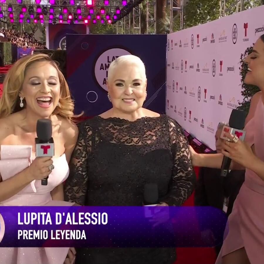 Lupita D'Alessio en el PreShow de los Latin AMAs 2022