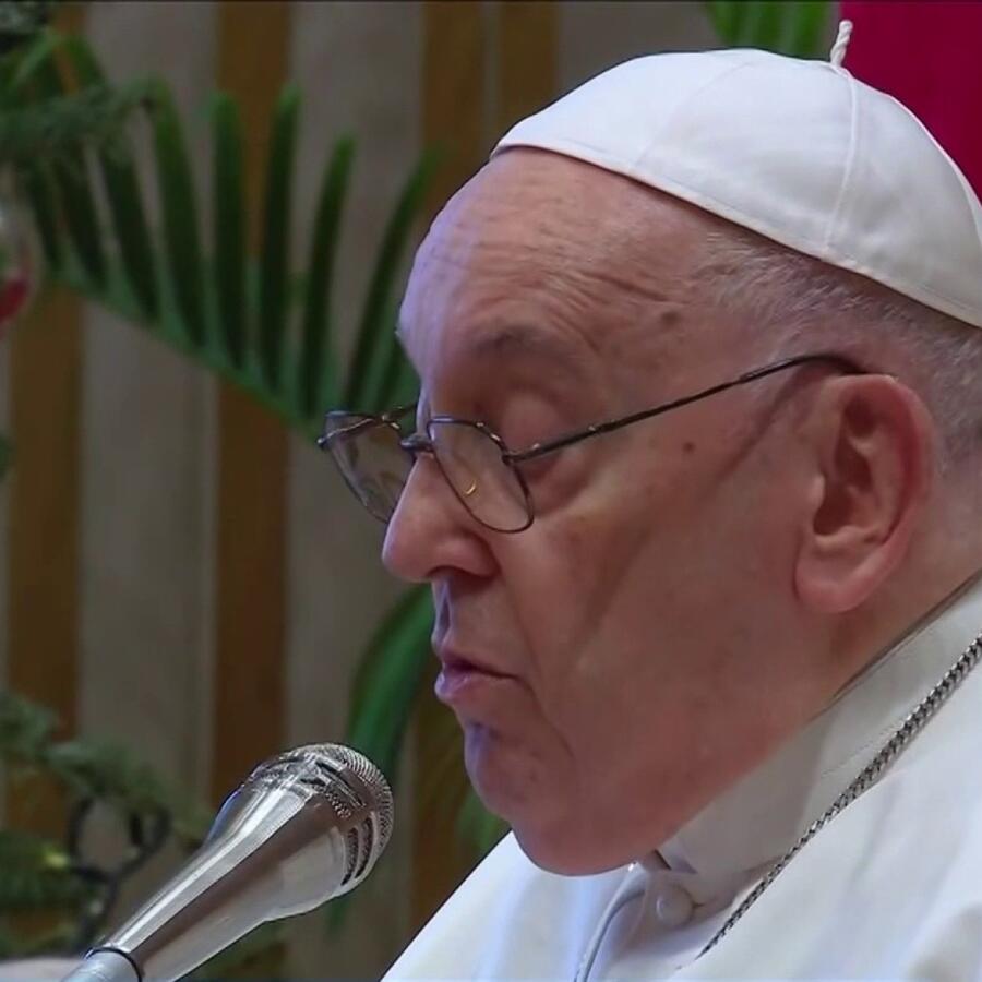 Papa Francisco causa controversia por declaraciones sobre cirugías de reasignación de sexo