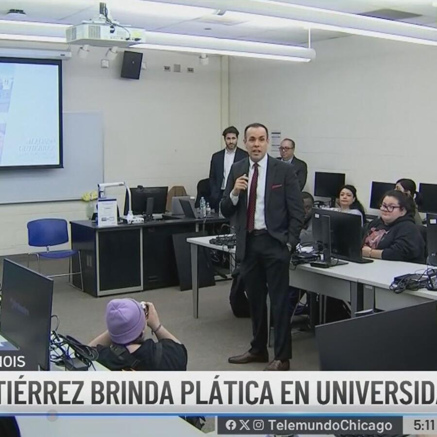 Alfonso Gutiérrez brinda plática en universidad