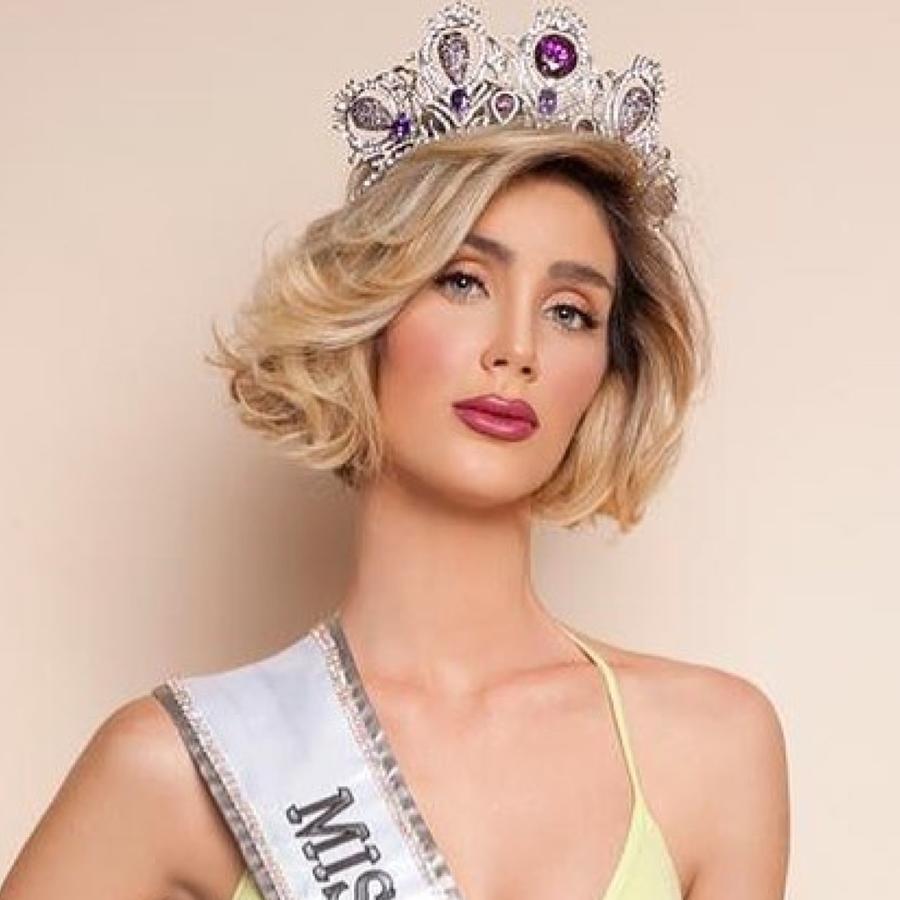Fiona Tenuta, Miss Uruguay, posando con corona, Miss Universo 2019