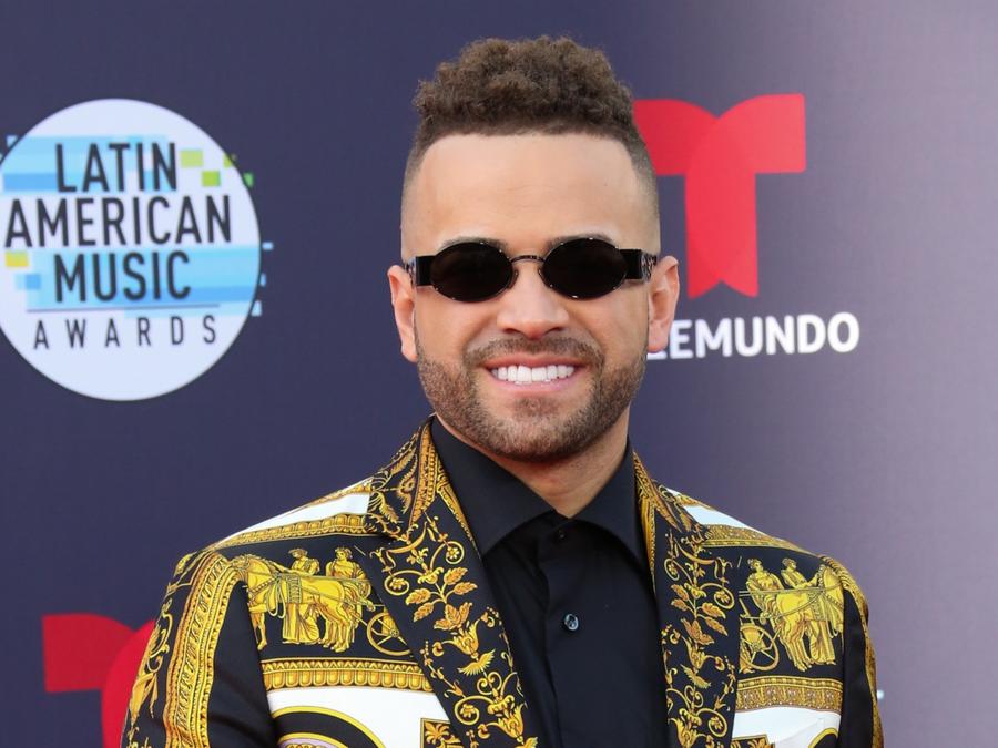 Nacho en los Latin American Music Awards