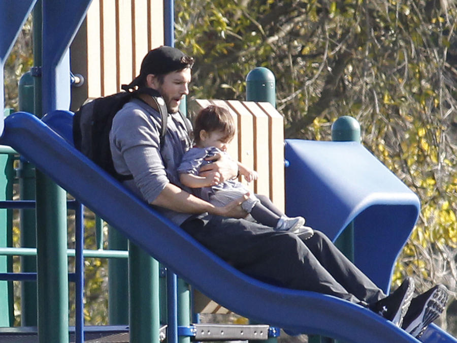 Ashton Kutcher y su hija Wyatt