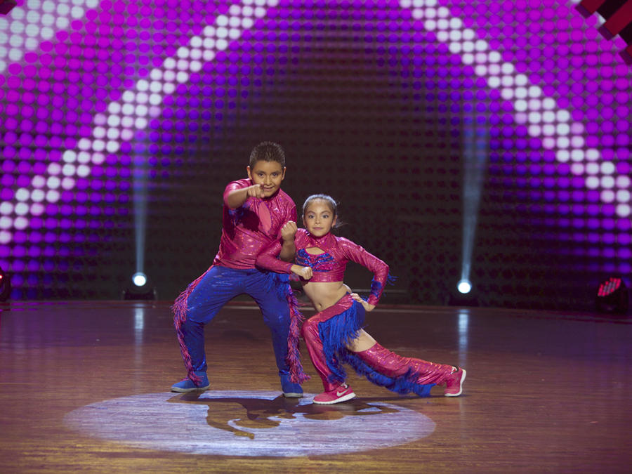 América González y Diego Aguilar bailarines de quebradita
