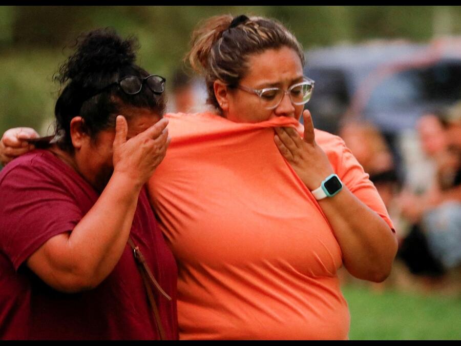 familiares de victimas mortales de tiroteo en escuela en texas.jpg