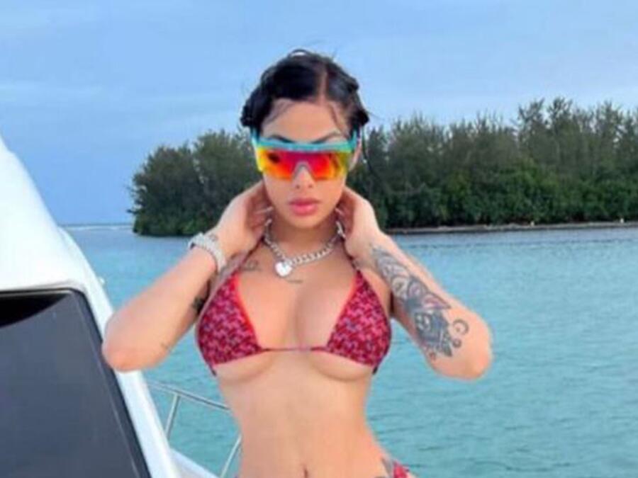 Yailin, La Más Viral, en sexy bikini.