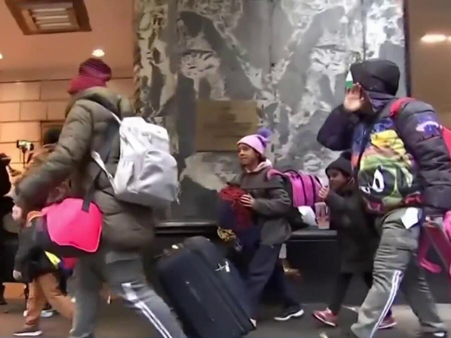 Migrantes solteros y mayores de edad sólo podrán estar por 30 días en albergues de Nueva York