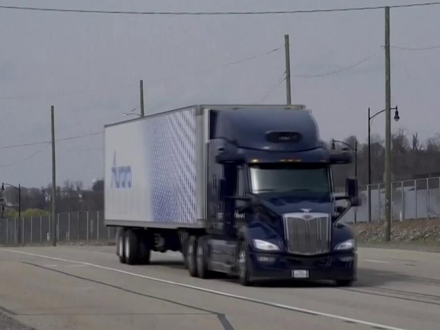 Prueban camiones de carga sin conductor en Texas