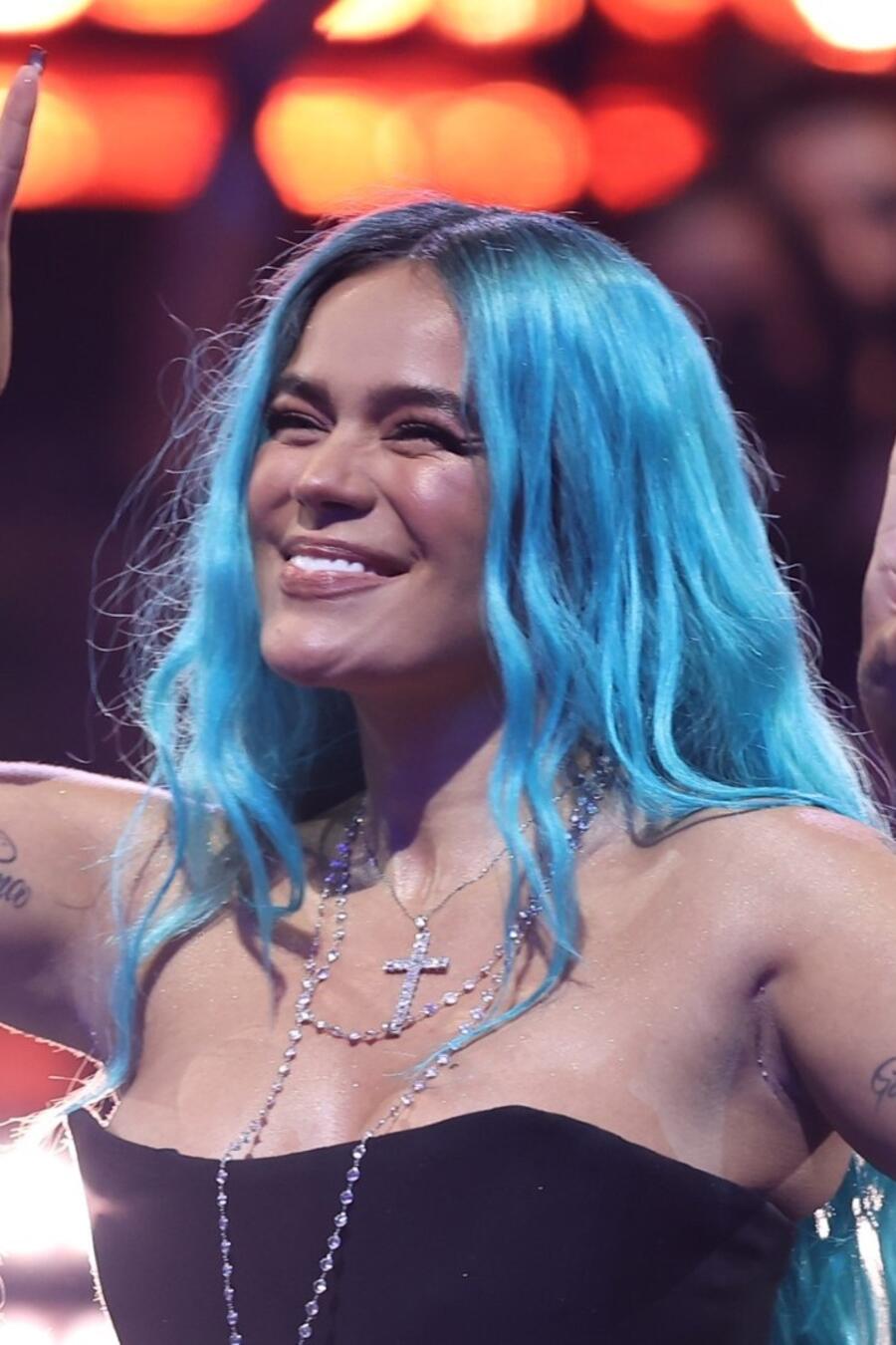 Karol G en el escenario del Watsco Center en Coral Gables en los Premios Billboard de la Música Latina 2021