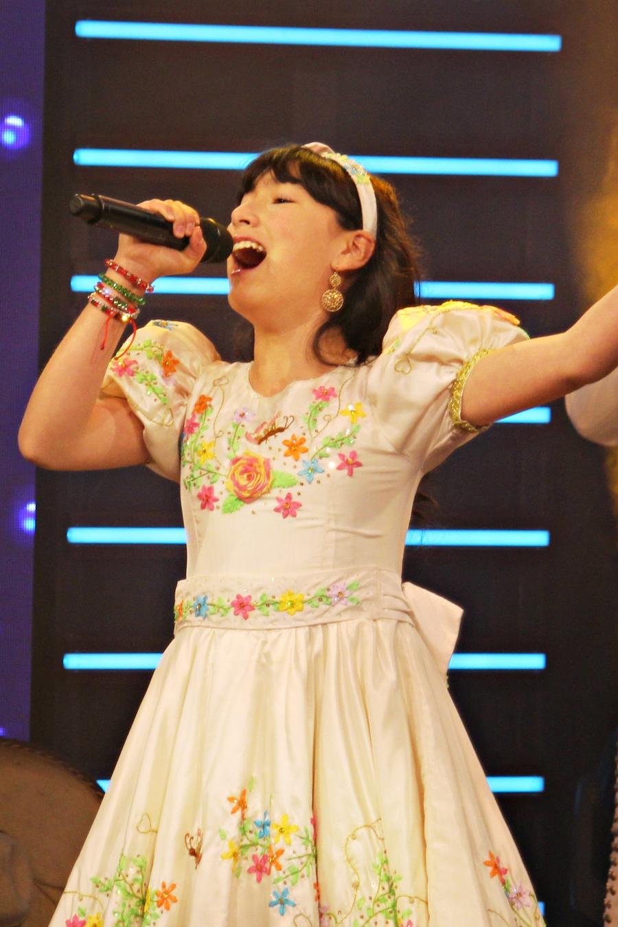 La pequeña Angélica Vargas canta ‘La Charreada’ en “¡Qué Noche!” 