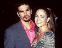 El primer esposo de Jennifer, un mesero en Miami en 1997. 