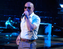 Pitbull con Ne-Yo, Afrojack y Nayer  “Give Me Everything”  (Mr. 305/Pologrounds/J/RCA)