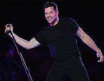 Ricky Martin confirmó que estará cantando en vivo en los Premios Billboard 2014 en medio de un año agitado, ya que está preparando el lanzamiento de su esperado álbum en el 2014. 