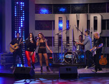 Tali Duclaud y Avenida Zero interpretaron el tema de Diana Reyes en el segundo show.