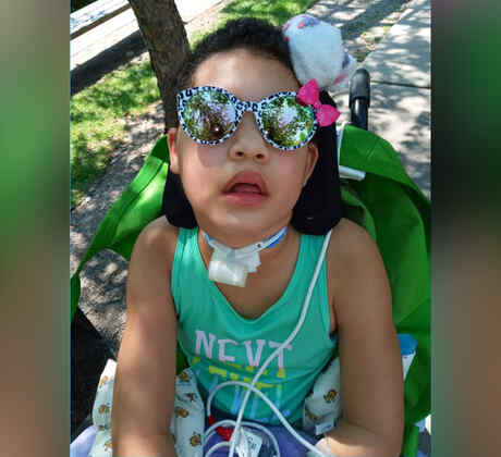 Avella Bauer, de 8 años, fue diagnosticada con encefalomielitis aguda diseminada (ADEM) en marzo